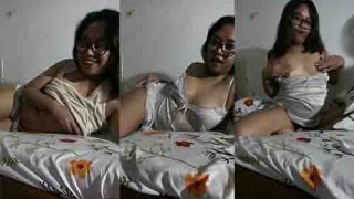 Bokep Honey Live di Kamar Sange Elus Memek